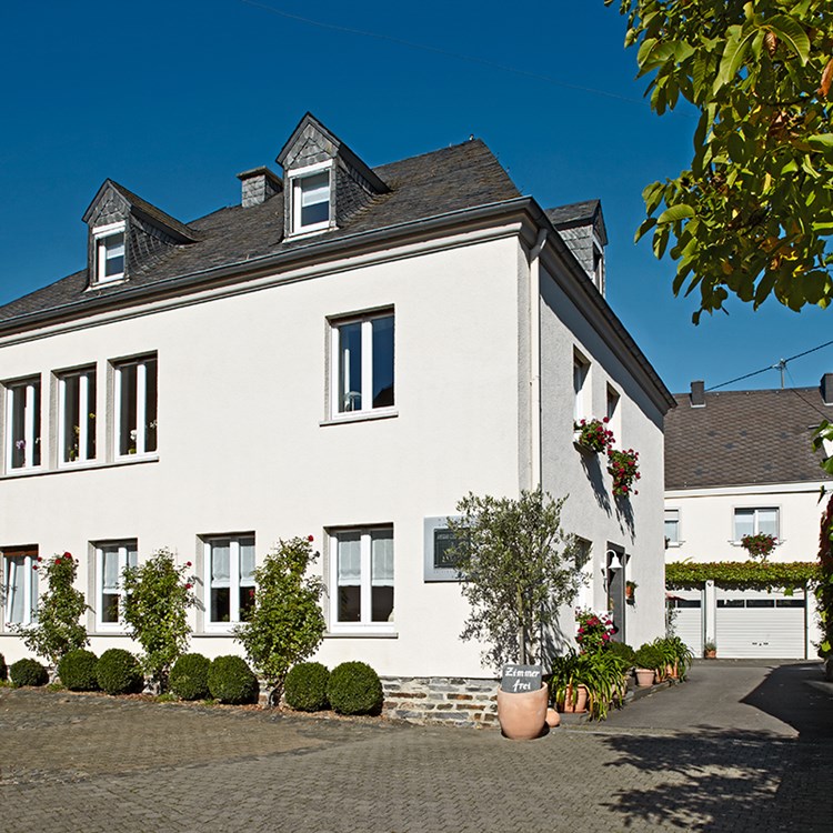 Aussenansicht_Weingut_AC_1992_Foto_David_Maurer_RGB.jpg