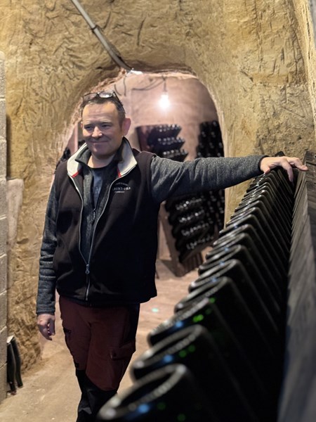 <p>Lilbert-familien har dyrket druer i regionen siden 1746 og begynte &aring; produsere egen vin i 1907. Bertrand Lilbert har ledet eiendommen siden 1999.</p>