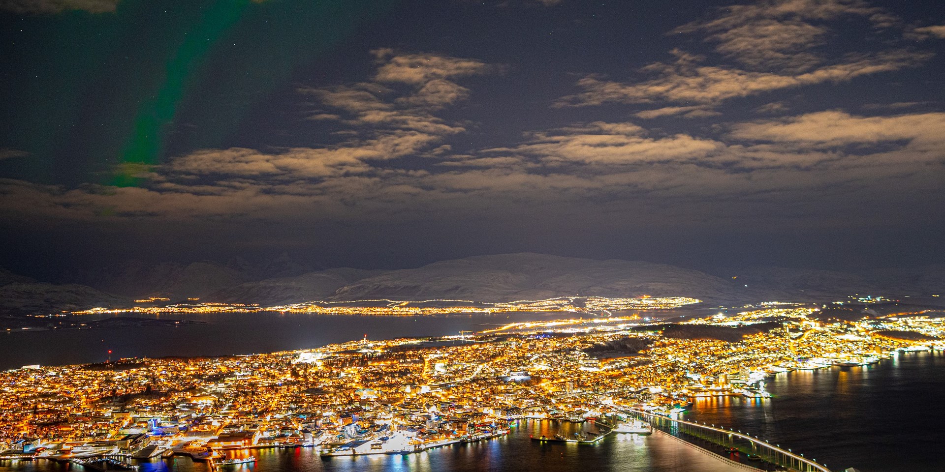 Norway_Tromso_Skyline_City_skyline_night_lights_overview.jpg